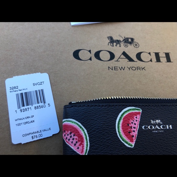 🍉New Coach Watermelon Print Corner Zip Wristlet🍉 - Picture 10 of 15